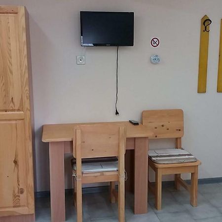 Нощувки Ботеви Schumen Exterior foto