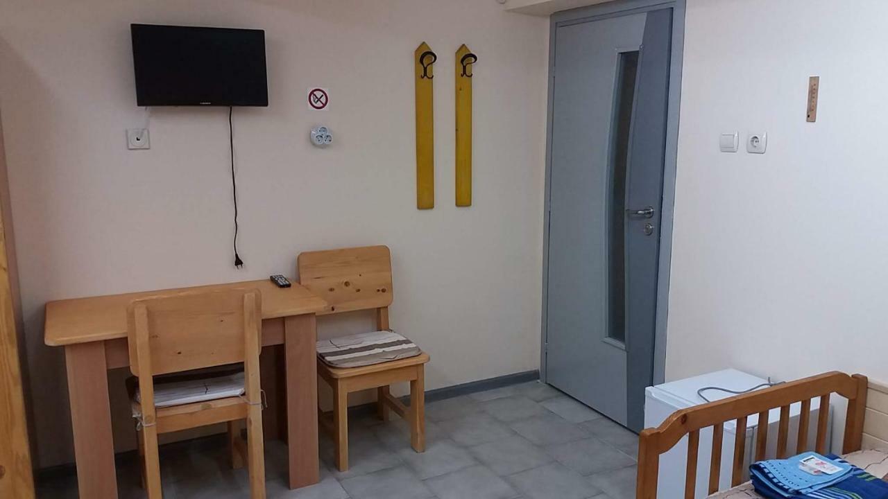 Нощувки Ботеви Schumen Exterior foto