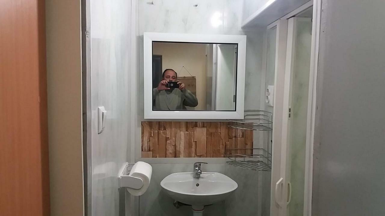 Нощувки Ботеви Schumen Exterior foto