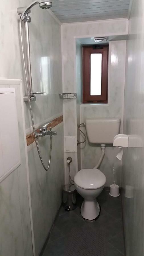 Нощувки Ботеви Schumen Exterior foto